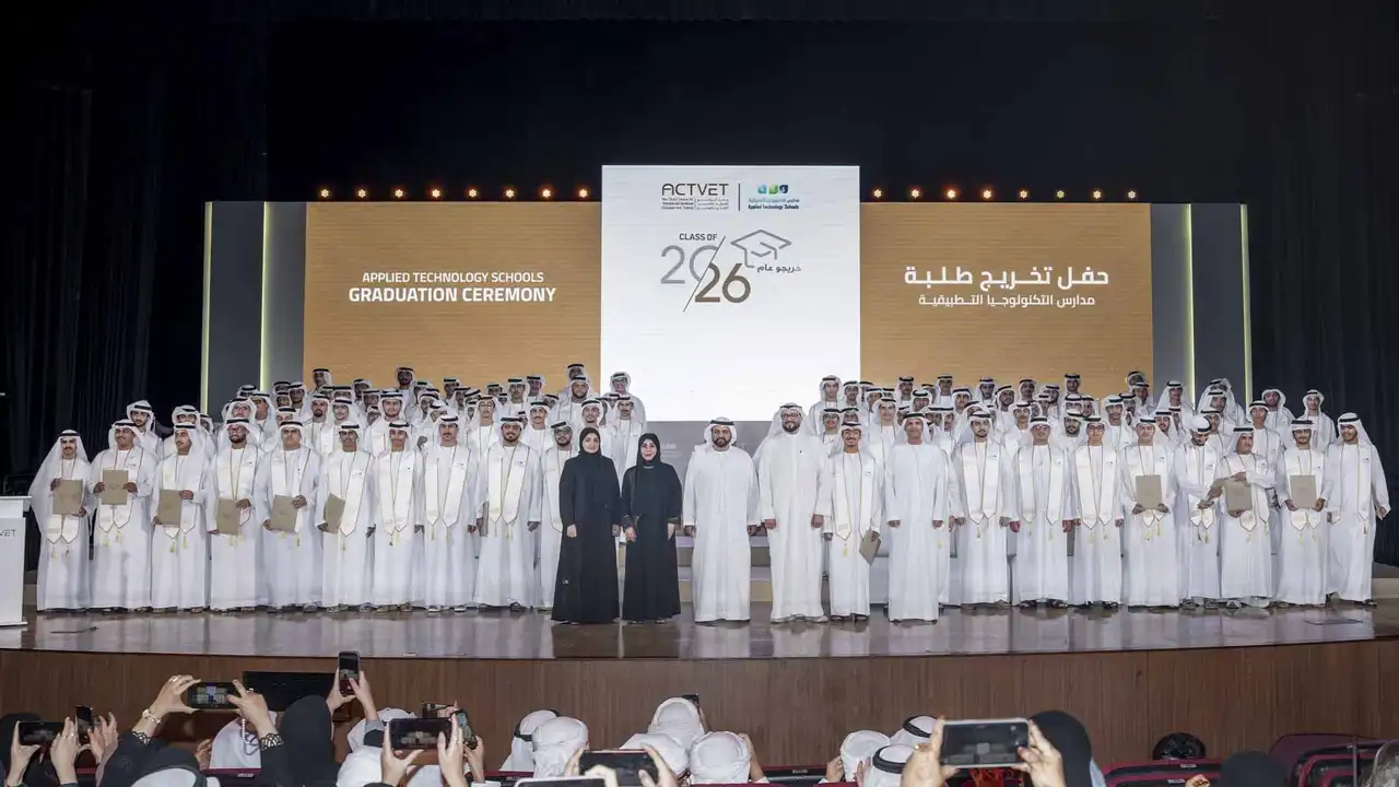 ولي عهد الفجيرة يشارك في حفل تخريج 112 طالباً من مدارس التكنولوجيا التطبيقية